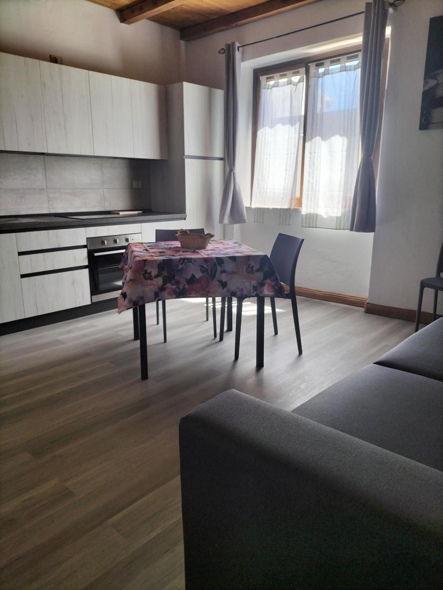 Apartament The Square Orosei Zewnętrze zdjęcie